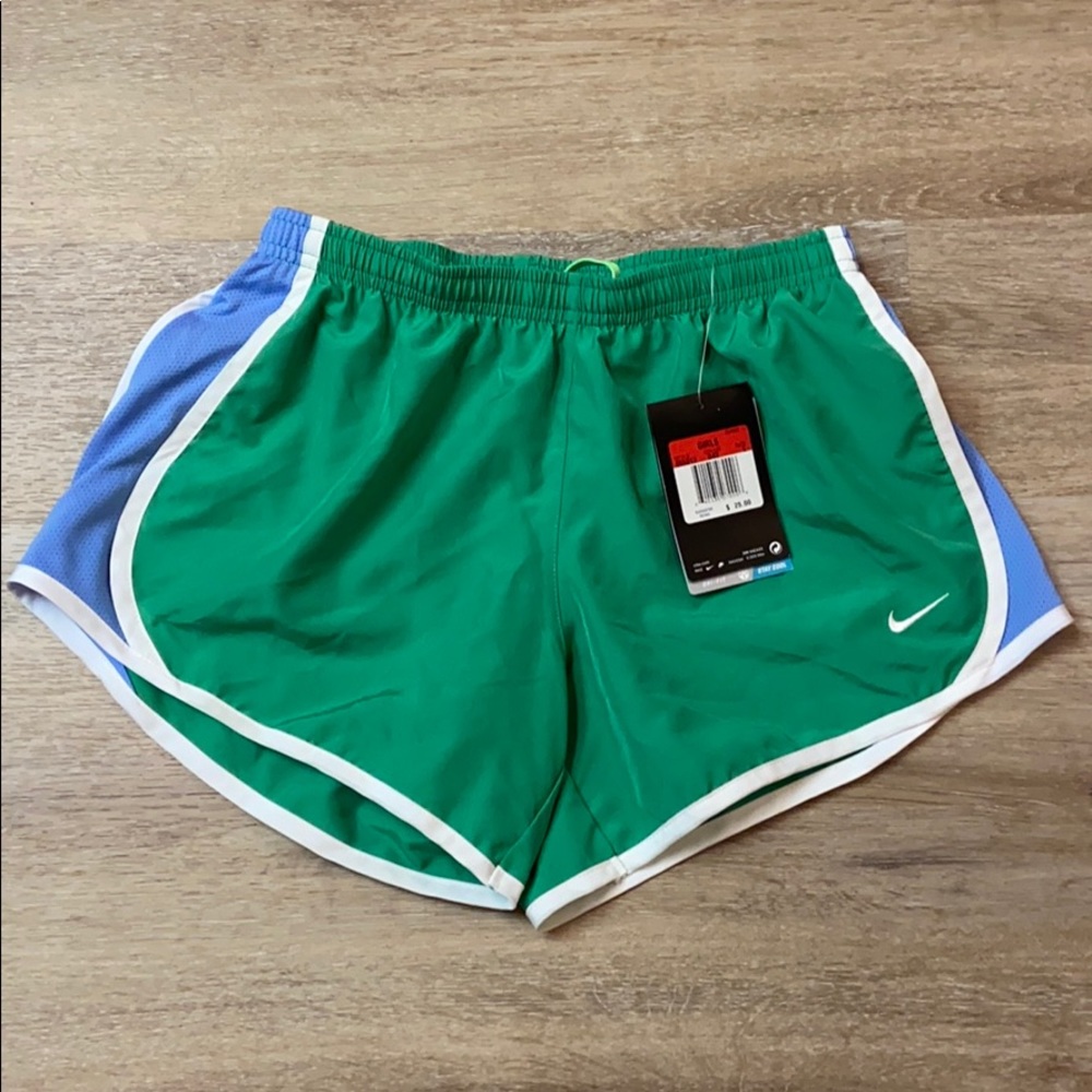 NWT Nike Athletic Shorts Girls Youth Large